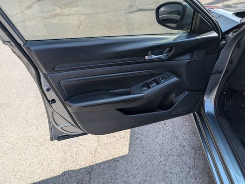 Used 2020 Nissan Altima 2.5 S FWD image 11
