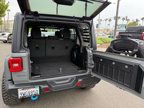 Used 2021 Jeep Wrangler Unlimited Rubicon 4xe w/ Cold Weather Group AWD/4WD image 19