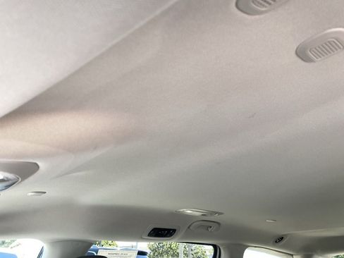 Used 2023 Chrysler Voyager LX FWD image 33