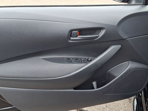 Used 2025 Toyota Corolla LE image 12