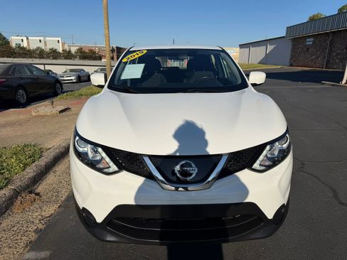 Used 2019 Nissan Rogue Sport S FWD image 2