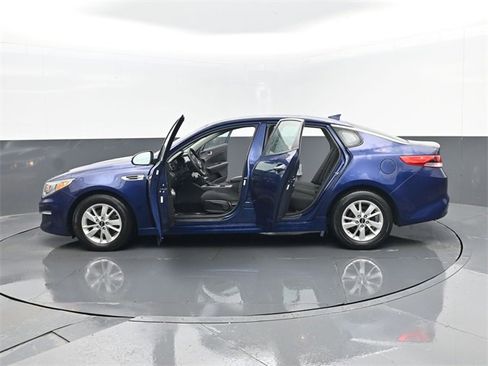 Used 2018 Kia Optima LX image 28