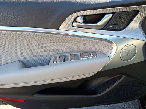 Used 2023 Genesis G70 2.0T w/ Sport Prestige Package image 10