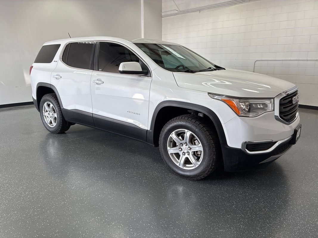 Used 2018 GMC Acadia SLE AWD/4WD image 2
