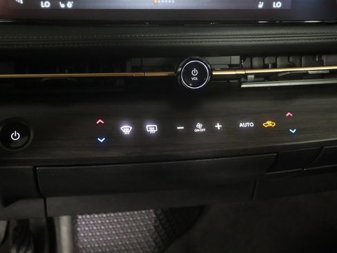 Used 2023 Nissan Ariya AWD image 45