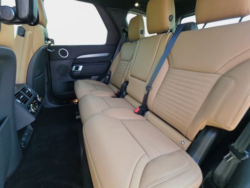 Certified 2025 Land Rover Discovery Dynamic SE AWD/4WD image 14