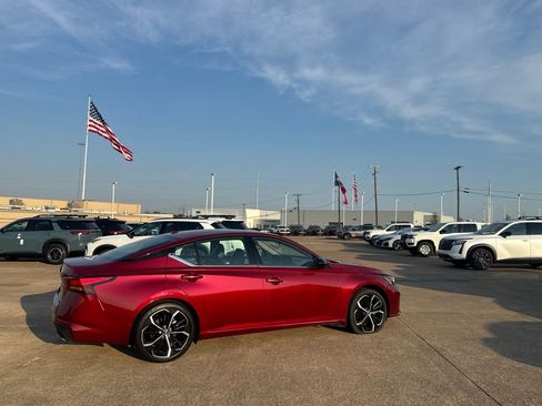 Certified 2025 Nissan Altima 2.5 SR w/ SR Premium Package FWD image 22