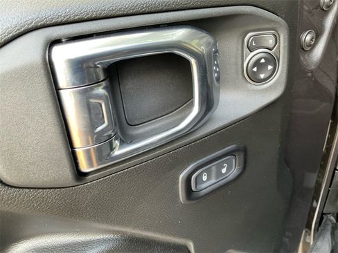 New 2025 Jeep Gladiator Sport image 31