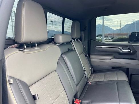 Used 2022 Chevrolet Silverado 1500 ZR2 w/ Technology Package AWD/4WD image 31