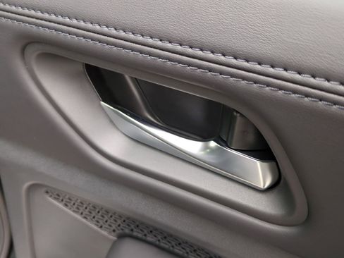 New 2024 Nissan Ariya AWD image 34