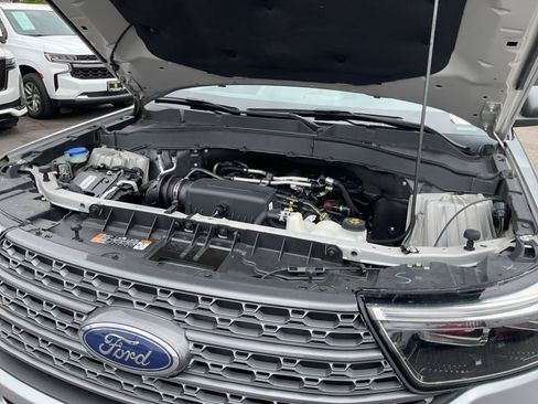 Used 2021 Ford Explorer XLT w/ Equipment Group 202A RWD image 23