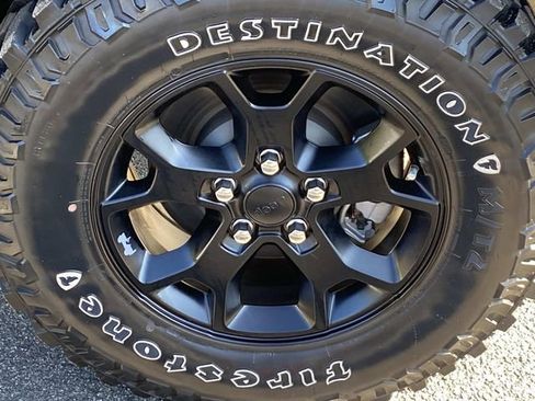 Used 2021 Jeep Wrangler Willys image 24