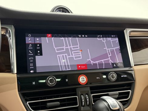 Certified 2023 Porsche Macan S AWD/4WD image 42