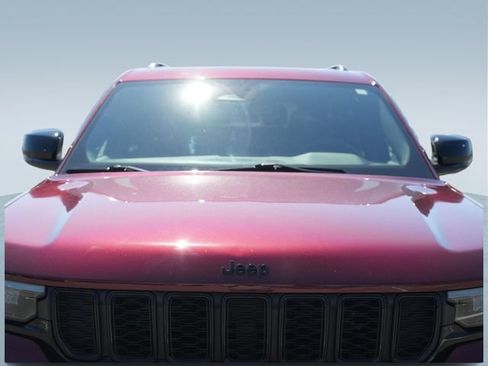 Used 2024 Jeep Grand Cherokee L Altitude AWD/4WD image 45