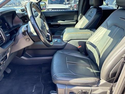Used 2023 Ford Expedition Platinum AWD/4WD image 11