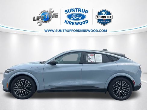 Used 2025 Ford Mustang Mach-E Premium AWD/4WD image 2