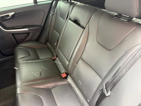 Used 2018 Volvo V60 T5 Cross Country w/ Convenience Package image 34