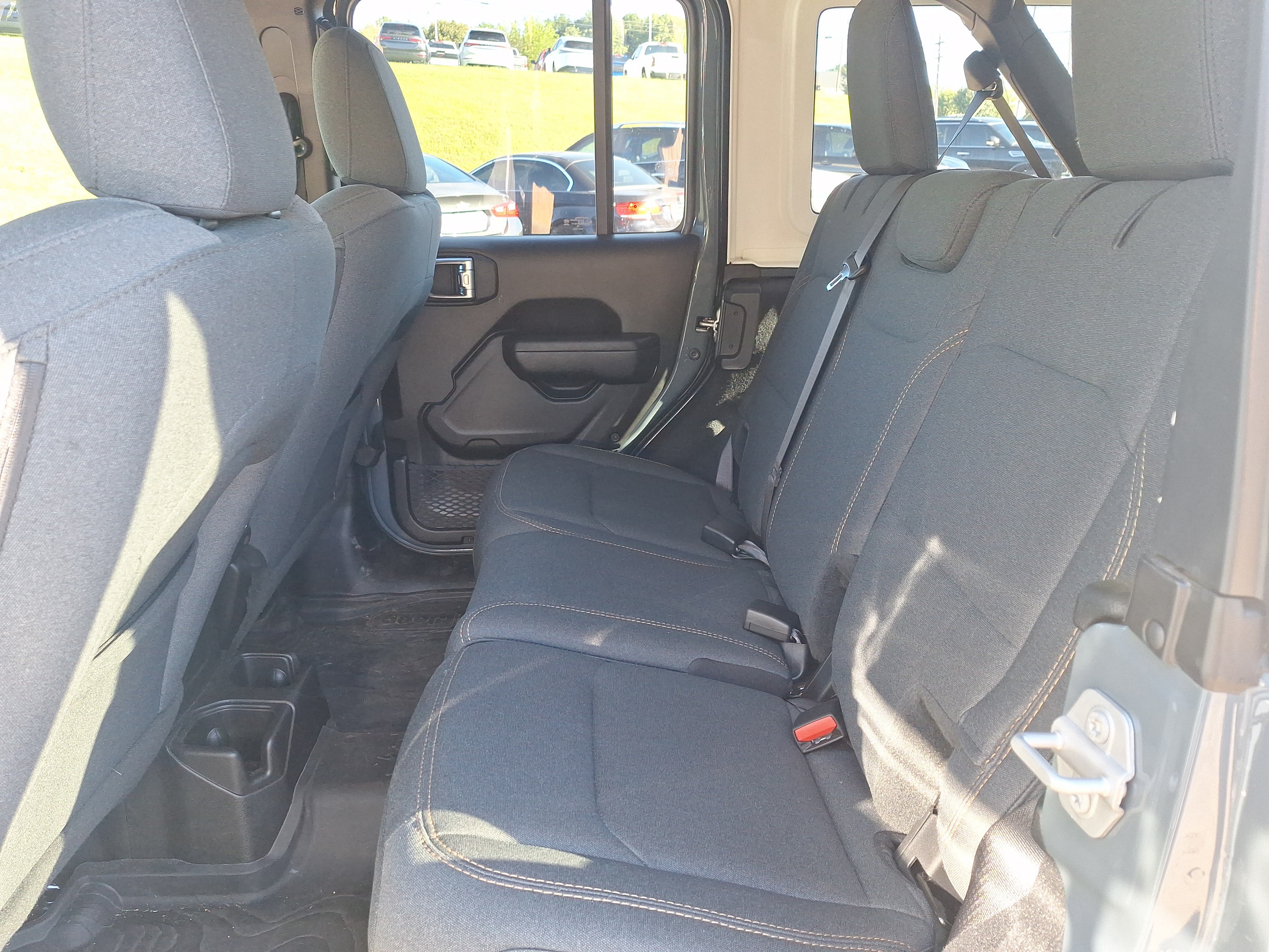 Used 2025 Jeep Wrangler Unlimited Sport AWD/4WD image 12