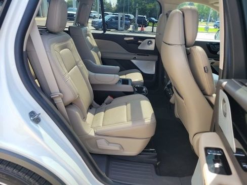 Certified 2023 Lincoln Aviator Reserve w/ Equipment Group 201A AWD/4WD image 23