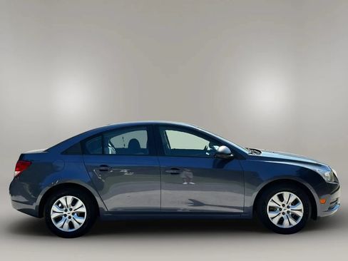 Used 2014 Chevrolet Cruze LS FWD image 4