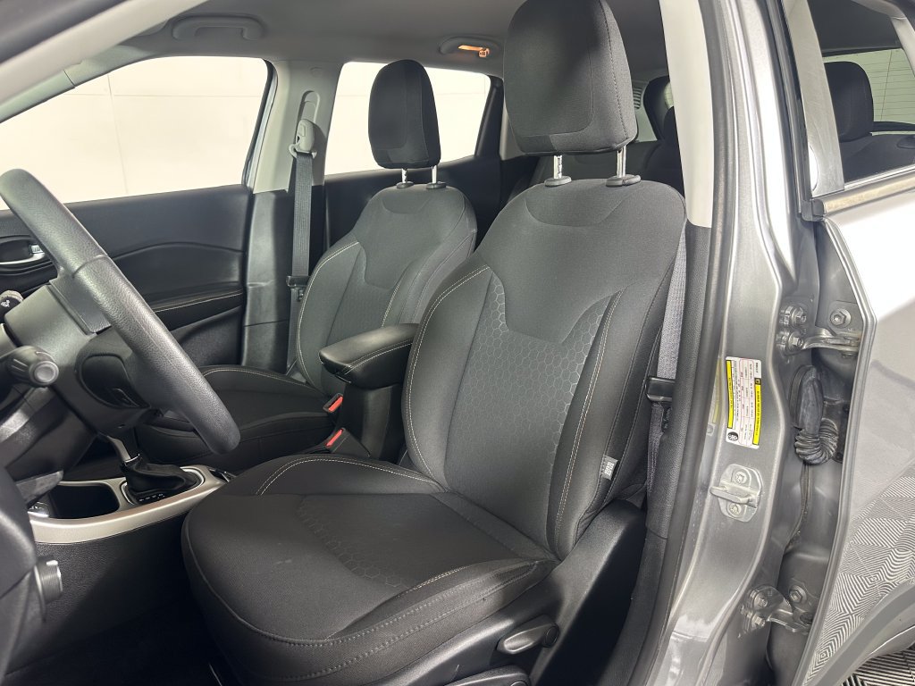 Used 2018 Jeep Compass Sport FWD image 12