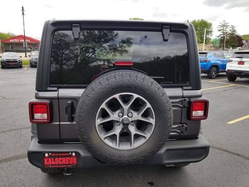 Used 2024 Jeep Wrangler Sport AWD/4WD image 7