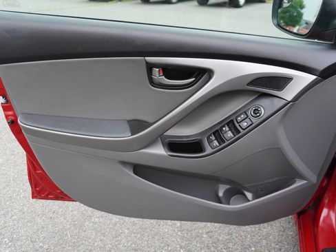 Used 2015 Hyundai Elantra Sport FWD image 13