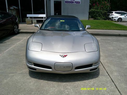 Used 2001 Chevrolet Corvette Convertible w/ Preferred Equipment Group2 RWD image 6