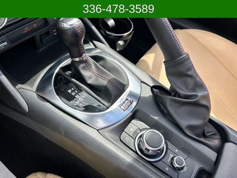 Used 2019 MAZDA MX-5 Miata RF Grand Touring RWD image 25