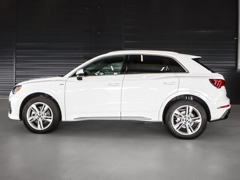 Certified 2024 Audi Q3 2.0T Premium Plus w/ Premium Plus Package image 15