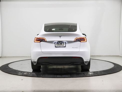 Used 2023 Tesla Model Y Long Range AWD/4WD image 3