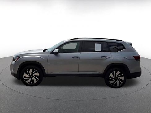 Used 2024 Volkswagen Atlas SE AWD/4WD image 9