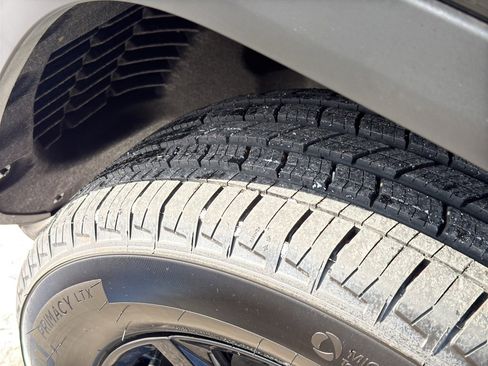 New 2026 Jeep Grand Cherokee L 4WD image 9