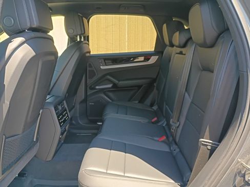 Certified 2026 Porsche Cayenne AWD/4WD image 15