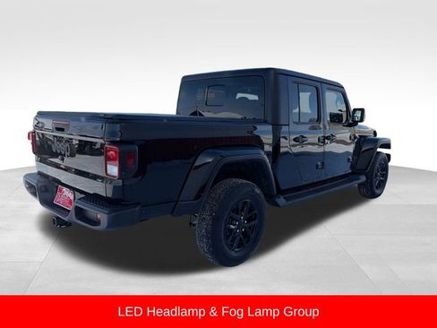 Used 2022 Jeep Gladiator Sport image 7
