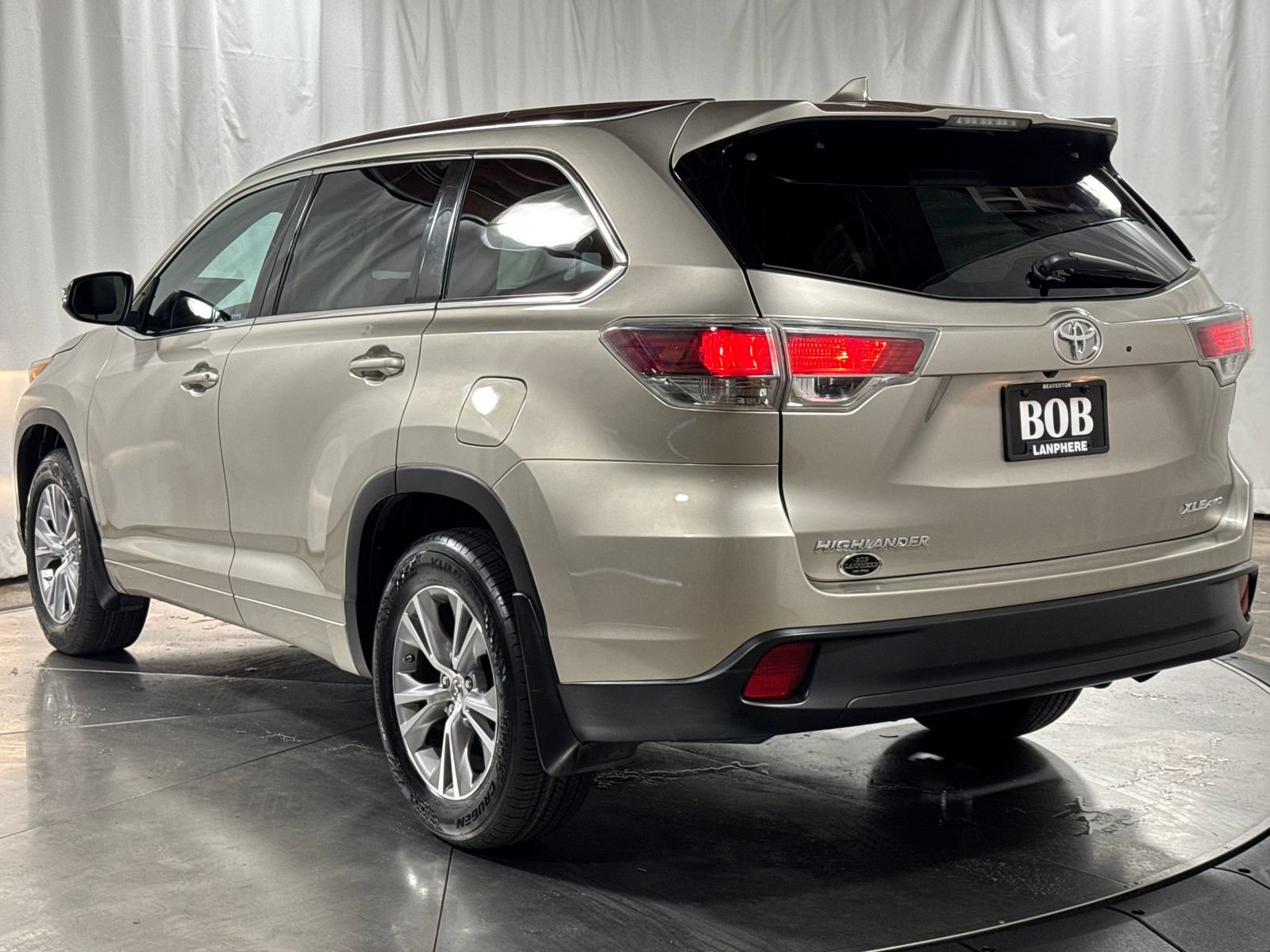 Used 2015 Toyota Highlander XLE AWD/4WD image 9