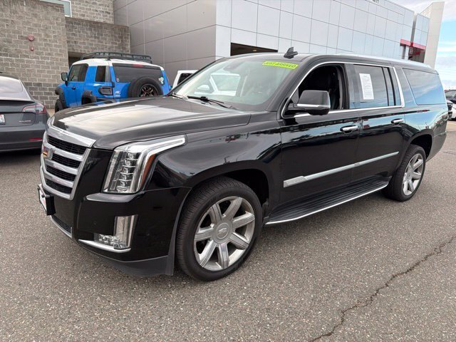 Used 2020 Cadillac Escalade ESV Luxury AWD/4WD image 2