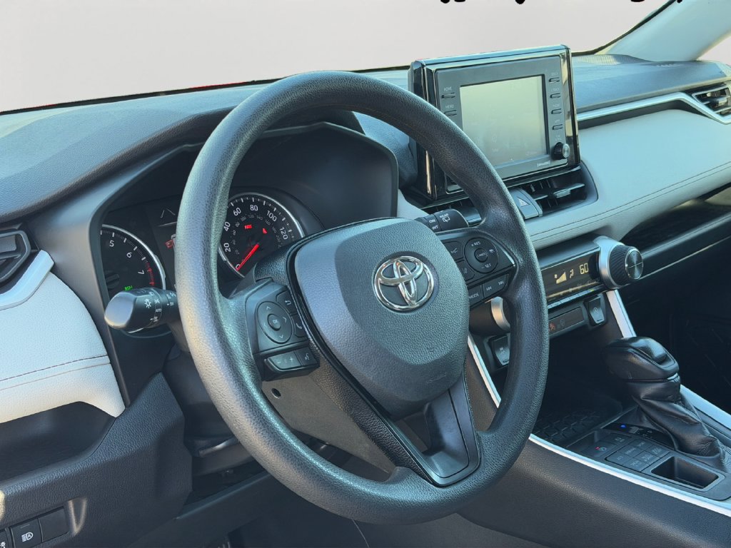 Used 2021 Toyota RAV4 XLE AWD/4WD image 18