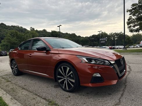 Used 2021 Nissan Altima 2.5 SR FWD image 3
