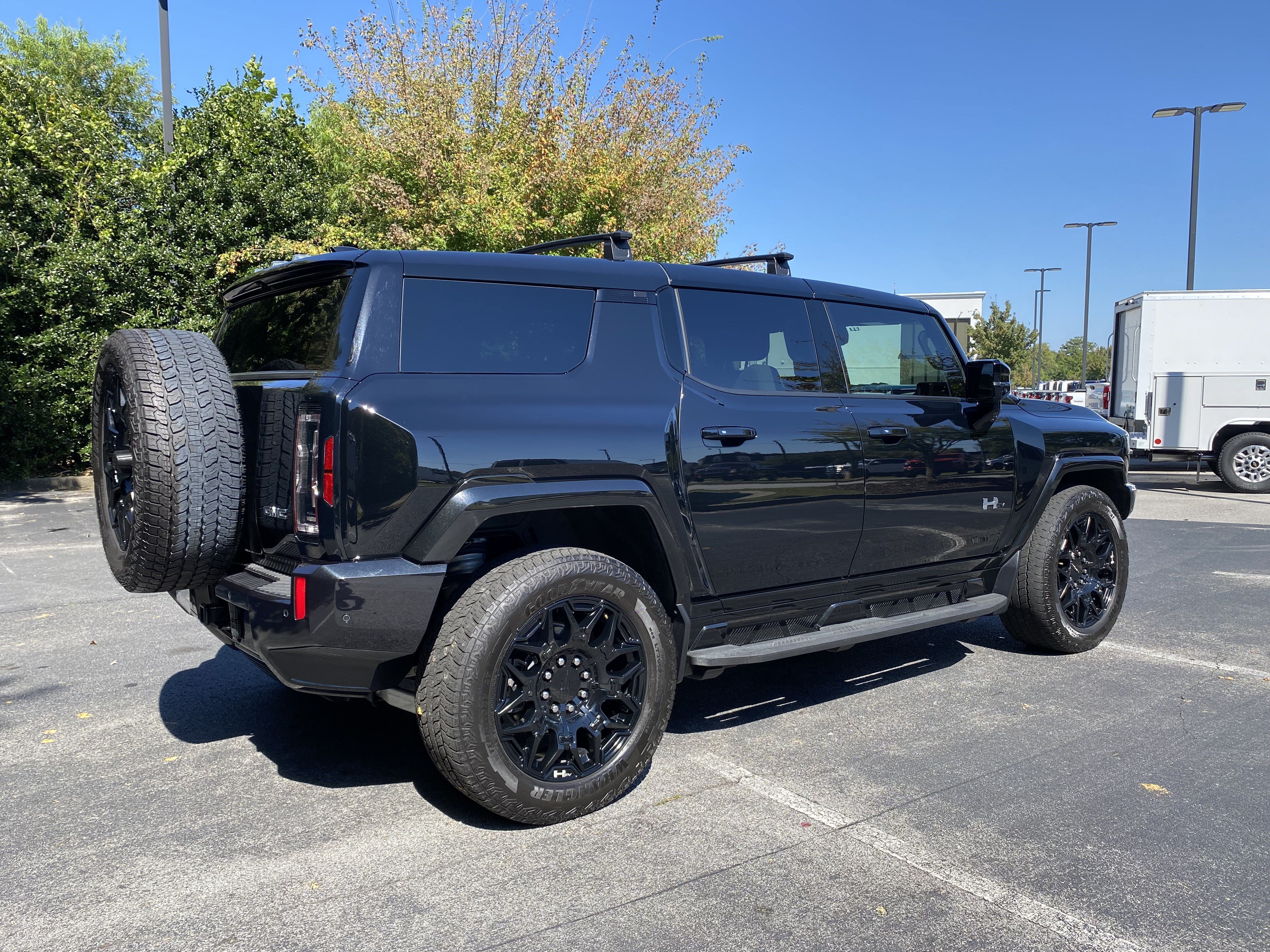 Used 2025 GMC Hummer EV 2X AWD/4WD image 9