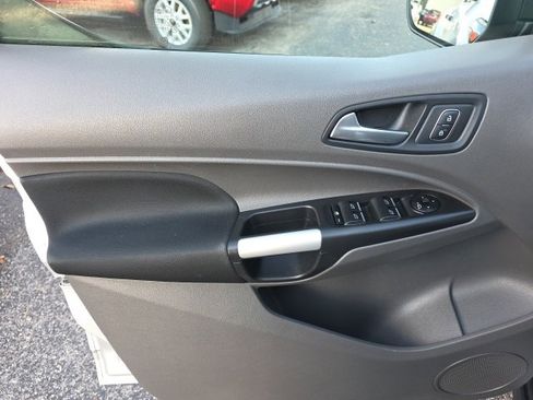 Used 2020 Ford Transit Connect XLT image 14