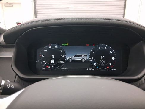 New 2026 Land Rover Discovery Limited Edition image 18