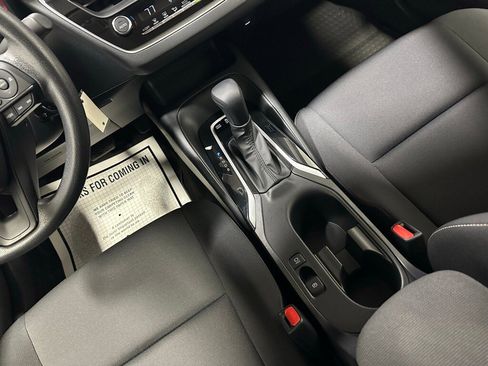 Used 2025 Toyota Corolla LE image 38
