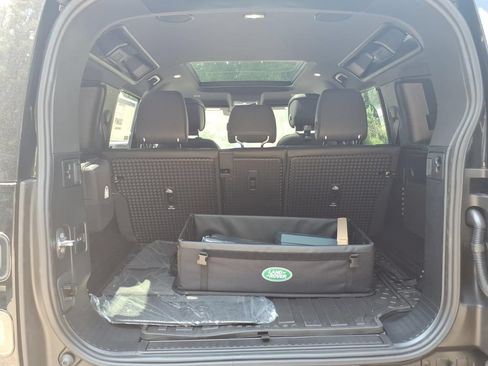 New 2026 Land Rover Defender 110 X-Dynamic SE AWD/4WD image 10