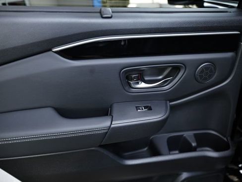 Certified 2025 Honda Pilot EX-L image 23