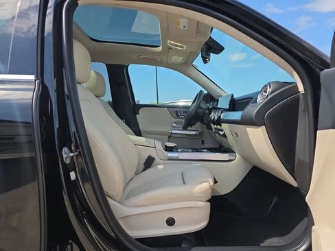 Used 2021 Mercedes-Benz GLB 250 image 45