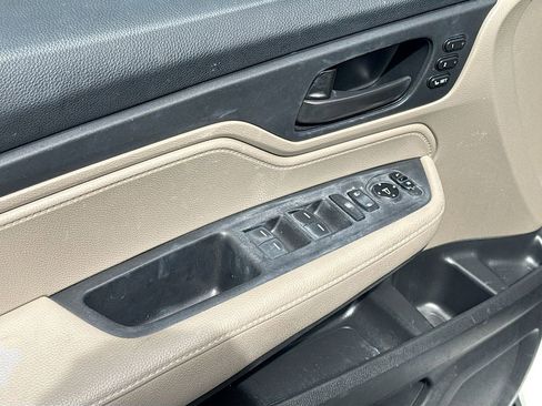 Used 2023 Honda Odyssey EX-L image 18