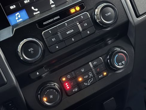 Used 2017 Ford F250 XLT w/ XLT Premium Package image 31