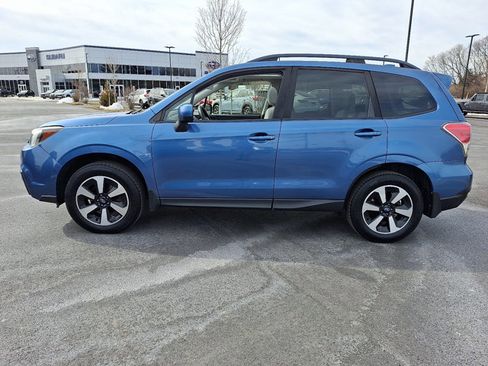 Used 2017 Subaru Forester 2.5i Premium image 4