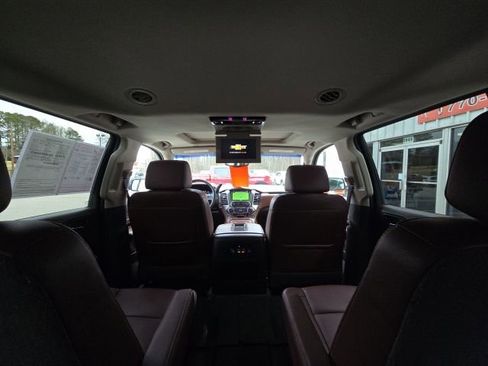 Used 2017 Chevrolet Suburban Premier image 20